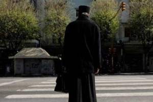 Σοκ στην Αχαϊα: Τρεις άνδρες εξανάγκαζαν ανήλικη σε διαδικτυακό πορνό