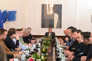 Νέα συνάντηση της κυβέρνησης με αγρότες σήμερα -Κάθοδο στην Αθήνα προτείνουν οι σκληροί του μπλόκου της Νίκαιας