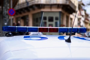 Θεσσαλονίκη: Συνέλαβαν κωφάλαλη Ρομά για ληστρική κλοπή – Δεν έβρισκαν διερμηνέα νοηματικής γλώσσας για την απολογία της - εικόνα 3