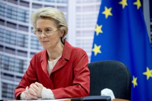 Ουγγαρία: Η πρώτη χώρα μέλος της Ε.Ε. που παίρνει εμβόλια από την Κίνα