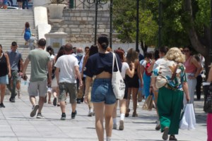 Κορονοϊός: Ακόμη 13.306 νέα κρούσματα κορονοϊού - 28 θάνατοι -103 διασωληνωμένοι