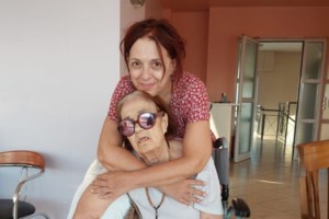 Ελένη Ράντου: Συγκλονίζει για την άνοια της μητέρας της - "Λυγίζεις - Έχω διαλυθεί - Έζησα ένα καλοκαίρι θρίλερ" [Βίντεο]