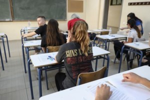 Έρευνα ΠΟΥ: Νεύρα, αϋπνία, στρες, κάπνισμα και social media - Το προφίλ των εφήβων στην Ευρώπη