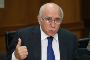 Συγκίνηση στην κηδεία του Γιώργου Σουφλιά - Συντετριμμένη η οικογένεια του στο τελευταίο αντίο - εικόνα 14