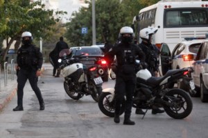 Εκρηξη στους Αμπελόκηπους: Η "παρέα της Αρκαδίας", η βόμβα στα ΜΑΤ σε τάπερ και η 30χρονη "κλειδοκράτορας" - εικόνα 4