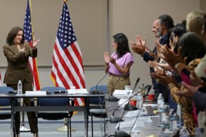 Αποκαλύψεις βόμβα για τον Τραμπ: Θα προχωρουσε σε πραξικόπημα τύπου Χίτλερ για να μείνει στην εξουσία; - εικόνα 2