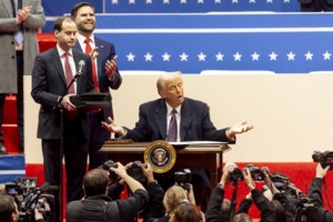 Ο Ντόναλντ Τραμπ στέλνει χιλιάδες στρατιώτες στα σύνορα με το Μεξικό - εικόνα 4