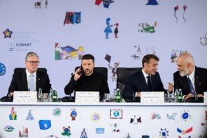 Μακρόν και Στάρμερ κατακεραυνώνουν τον Πούτιν: "Απαράδεκτο, για δεύτερη φορά δεν απαντά"