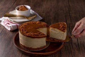 Τέλειο και υγιεινό κέικ πορτοκάλι με κομμάτια σοκολάτας