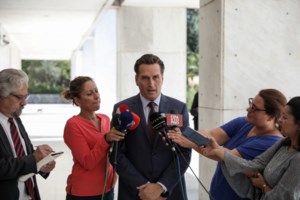 Παρασκήνιο: Πώς 2 γυναίκες ηθοποιοί που έπεσαν θύματα βιασμού από γνωστό πρωταγωνιστή, πείστηκαν να μιλήσουν σε δικηγόρο