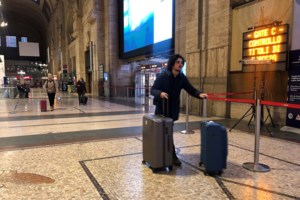 Ο πάπας Φραγκίσκος "εγκλωβισμένος" στο Βατικανό- Εκφώνησε το κήρυγμά του μέσω Ίντερνετ - εικόνα 2