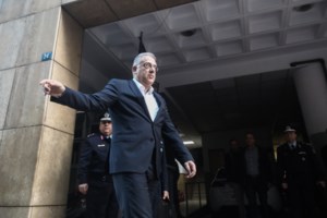 Υπόθεση Θεοδωρικάκου: Η κυβέρνηση τον στηρίζει, ο Τσίπρας ζητά την παραίτησή του- Το ρεπορτάζ του Mega που άναψε φωτιές - εικόνα 2