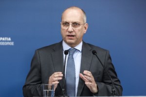 ΠΑΣΟΚ-ΚΙΝΑΛ: Σωσίβιο και άλλοθι του Μητσοτάκη ο ΣΥΡΙΖΑ - Ανεύθυνη στάση η αποχή από τη Βουλή