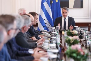 ΣΥΡΙΖΑ: Ο βουλευτής της ΝΔ Γιάννης Λοβέρδος παραδέχεται ότι ο σταθμάρχης ήταν κομματικό ρουσφέτι [βίντεο] - εικόνα 2