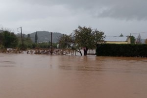 Κακοκαιρία: Πνίγηκε η Ηπειρος, καταστροφές στην Κέρκυρα - Τι είναι τα orographic lifting και τα rain trains - εικόνα 11