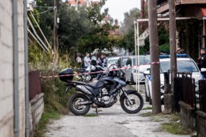 Τρίκαλα: "Ποτέ δε σκέφτηκα να σκοτώσω τη μάνα που με γέννησε" - Τι είπε στην απολογία του ο 18χρονος - εικόνα 3