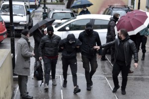 Ξυλοδαρμός σταθμάρχη στο Μετρό: Ο ρόλος του προκλητικού αστυνομικού που τους "έκανε πλάτες" - Πώς τον εντόπισε η ΕΛ.ΑΣ.