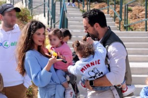 Χριστίνα Μπόμπα: Η φωτο με το μπικίνι μπροστά στο εκκλησάκι που προκάλεσε οργή - "Δεν είναι τα πάντα σκηνικό" - εικόνα 10