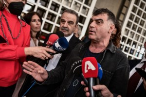 Υποκλοπές: Υπάρχουν στοιχεία ή όχι; Κουκουλοφόρους μάρτυρες α λα Novartis θέλει ο δικηγόρος του Βαξεβάνη - εικόνα 2