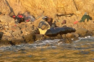 Ένας νεκρός και τέσσερις αγνοούμενοι σε ναυάγιο ανοιχτά της Σάμου