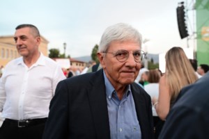 Τρολάρει ο Νικήτας Κακλαμάνης: "Εγλειφα" τον Δουδωνή και τον Καραμέρο για να με ψηφίσουν για Πρόεδρο της Βουλής