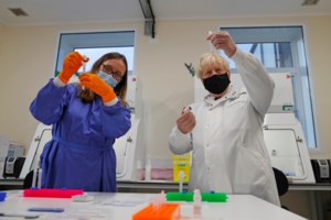 Κορονοϊός: Αμερικανοί ερευνητές ετοιμάζουν και  ένα ρινικό σπρέι κατά του ιού