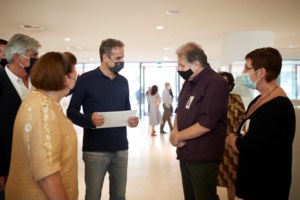 Μητσοτάκης: Βόλτα με την κόρη του Δάφνη και ένα τελευταίας τεχνολογίας ηλεκτρικό αυτοκίνητο [εικόνες] - εικόνα 3