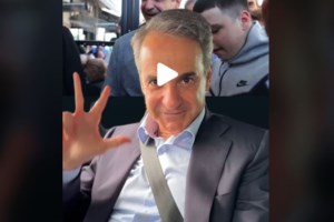 Ο Μητσοτάκης παρέλαβε τα παπούτσια της ΝΔ με πάτους ντολμαδάκια- "Ζηλέψαμε του ΠΑΣΟΚ"