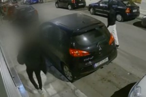 Εξάρχεια: "Αφού με λήστεψαν, προσπάθησαν να με βιάσουν τρεις φορές" - Πώς γλίτωσε από τους Σομαλούς η 36χρονη [βίντεο]