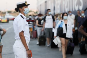 Tagesspiegel: Η Ελλάδα ανοίγει για τους τουρίστες - Υψηλά τα ποσοστά εμβολιασμού