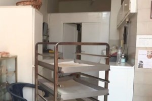 "Μου τρύπησαν τον πνεύμονα": Ο 61χρονος φούρναρης μιλά για την επίθεση στη Μάνδρα