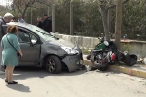 Λαμία: Καταραμένη θέση πάρκινγκ - ΙΧ μετά από τρελή πορεία έπεσε πάνω στα σταθμευμένα αυτοκίνητα, έχει συμβεί ξανά