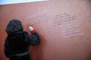 Ενταση στο Ηράκλειο για τον Κουφοντίνα: Έπεσαν δακρυγόνα - Προσαγωγές τη νύχτα στη Λαμία - εικόνα 6