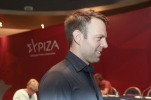 Σημεία "ζωής" από τον Στέφανο Κασσελάκη: Εντολή στους συνεργάτες του για "επανεκκίνηση" - ΣΥΡΙΖΑ ή νέο κόμμα;