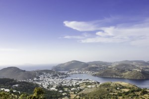 "Πνίγηκαν" Σάμος και Πάτμος από τις ισχυρές βροχοπτώσεις - Πλημμύρες και κατολισθήσεις [Εικόνες - Βίντεο] - εικόνα 2