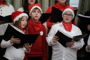 Έκκληση Μητσοτάκη για Χριστούγεννα σε στενό κύκλο - Κίνδυνος για 3ο κύμα της πανδημίας