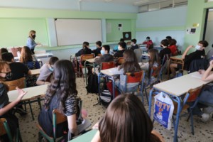 Ανοιγμα σχολείων: Πώς θα επιστρέψουν οι μαθητές - Τι ισχύει για τους ανεμβολίαστους αν βρεθεί κρούσμα - Πότε κλείνει το τμήμα - εικόνα 2