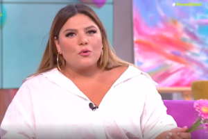 Με νέο look η Δανάη Μπάρκα - Εκανε ράστα τα μαλλιά της [εικόνες] - εικόνα 2