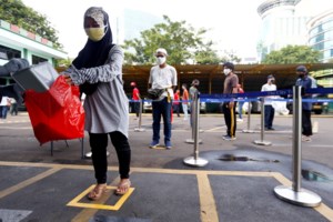 Θαύμα: Γυναίκα 100 ετών που είχε κολλήσει κορονοϊό βγήκε από το νοσοκομείο