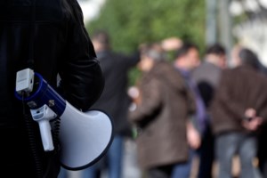 Κατεβάζει "ρολά" η χώρα την Τετάρτη: Πώς θα κινηθούν μετρό, λεωφορεία και τρόλεϊ - Τι θα γίνει με τα σχολεία