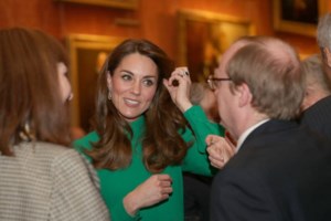 Κι όμως! Το παλάτι του Μπάκινγχαμ κυκλοφόρησε το δικό του ποτό gin - εικόνα 2