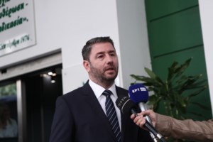 Ο Ανδρουλάκης τρολάρει τα περί διαπλοκής: Δεν συναντήθηκα με τον Μαρινάκη, αλλά με τον "Μαρινάκο", τον γιο μου