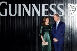 Το... κρύο αστείο του πρίγκιπα Γουίλιαμ: Εγώ και η Κέιτ εξαπλώνουμε τον κορονοϊό, συγγνώμη [Βίντεο] - εικόνα 3