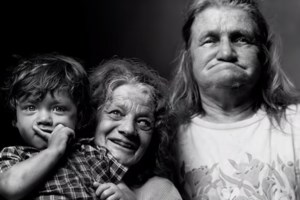 Η πιο αλλόκοτη οικογένεια της Αμερικής: Γιατί γρυλλίζουν και γαυγίζουν - Ολα άρχισαν όταν παντρεύτηκαν δύο πρώτα ξαδέλφια - εικόνα 8