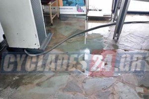 Νάξος: Πλοίο δεν έδεσε στο λιμάνι λόγω σβηστού φάρου – Τον έψαχνε με προβολέα ο καπετάνιος