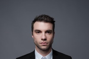 Έξαλλος ο Στάνκογλου με τον Μωραΐτη μετά την αποχώρηση από την παράσταση Οιδίπους Τύραννος: "Είσαι ψεύτης" - εικόνα 2