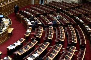 Χέρι χέρι ΣΥΡΙΖΑ – Βελόπουλος κατά της επιτροπής των λοιμωξιολόγων: Γιατί τους προστατεύετε από μηνύσεις ψεκασμένων;