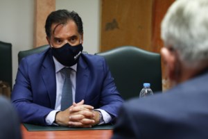 Παπαευαγγέλου: Στους 5,5 μήνες η τρίτη δόση εμβολίου- Αποτύχαμε στον εμβολιασμό, ας μην φοβόμαστε τις λέξεις