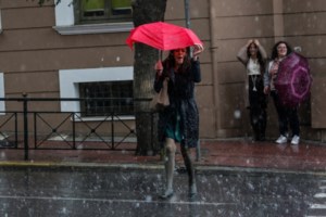 Καιρός: Ξεκινάει η επέλαση της κακοκαιρίας "Π" με έντονες βροχές και καταιγίδες - Πού και πότε θα χτυπήσει