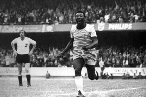 Παγκόσμιος θρήνος για τον Πελέ - Την Τρίτη η κηδεία του, σε λαϊκό προσκύνημα η σορός του [εικόνες] - εικόνα 6